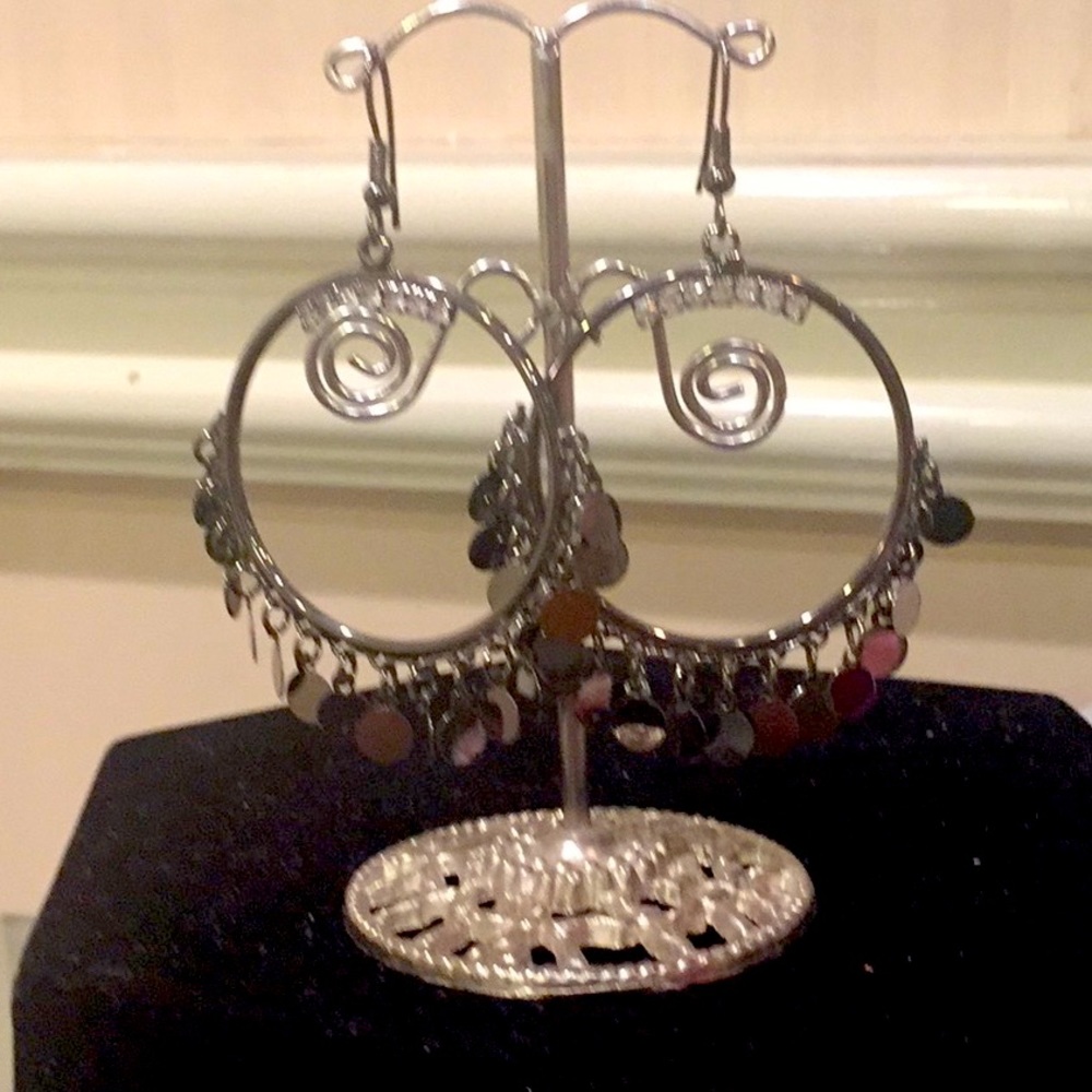 🛍️2 for $30🛍️NWT Silver dangling bedazzled hoop earrings